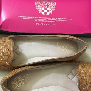 Vince Camuto,cork/parquet,lacquered flats . Size10